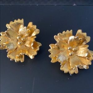 Farah Lister Vintage Clip On Antique Gold Tone